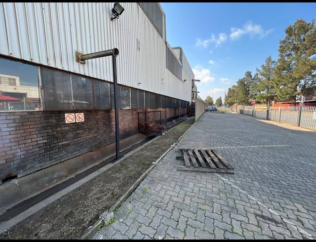1,300M² FACTORY TO LET IN ALRODE